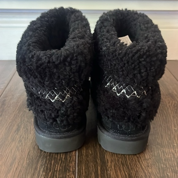 NWT UGG Mini Braided Boots! - Picture 5 of 7